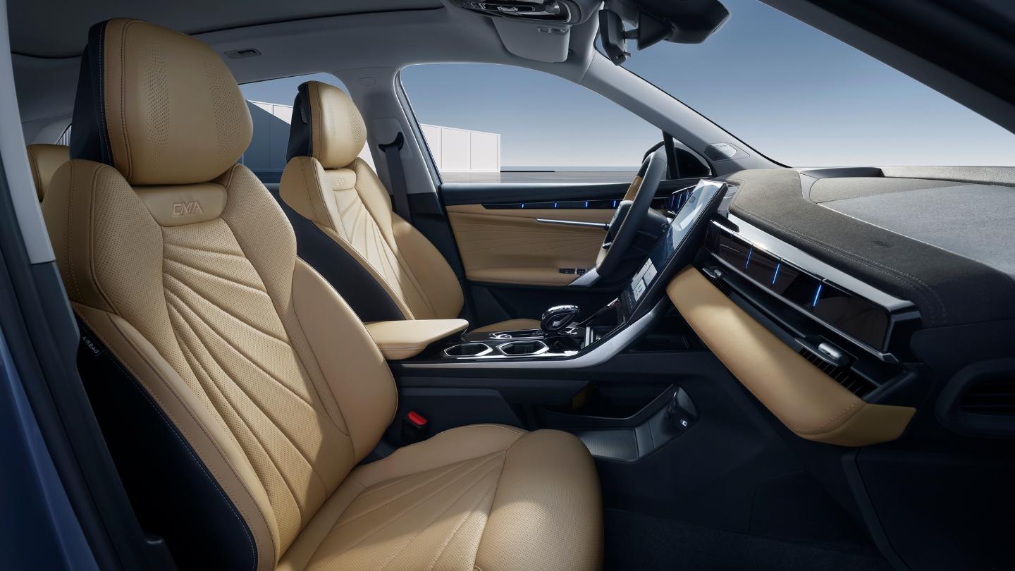 Starray EM-i interior 3